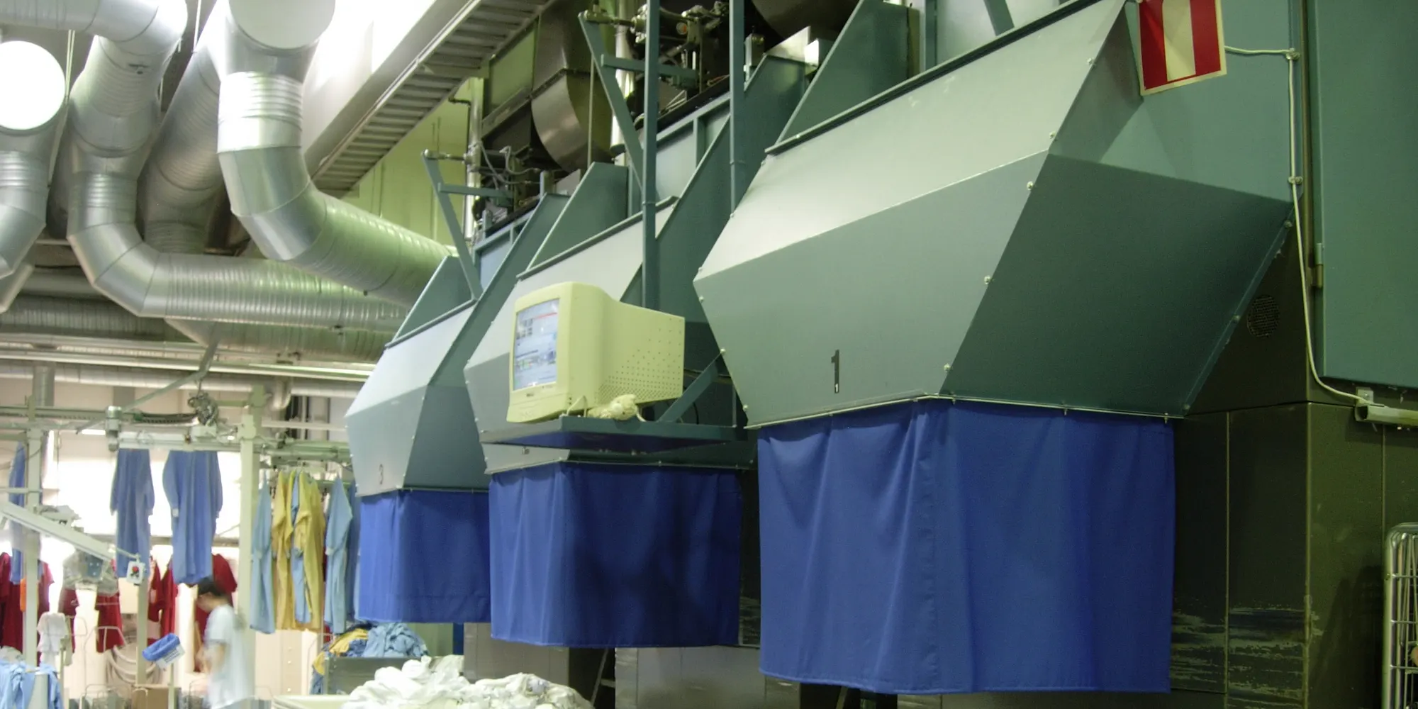 Ligne de lavage dans une blanchisserie industrielle